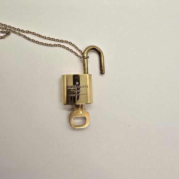 Louis Vuitton Brass Lock Chain Necklace | - Picture 4 of 5